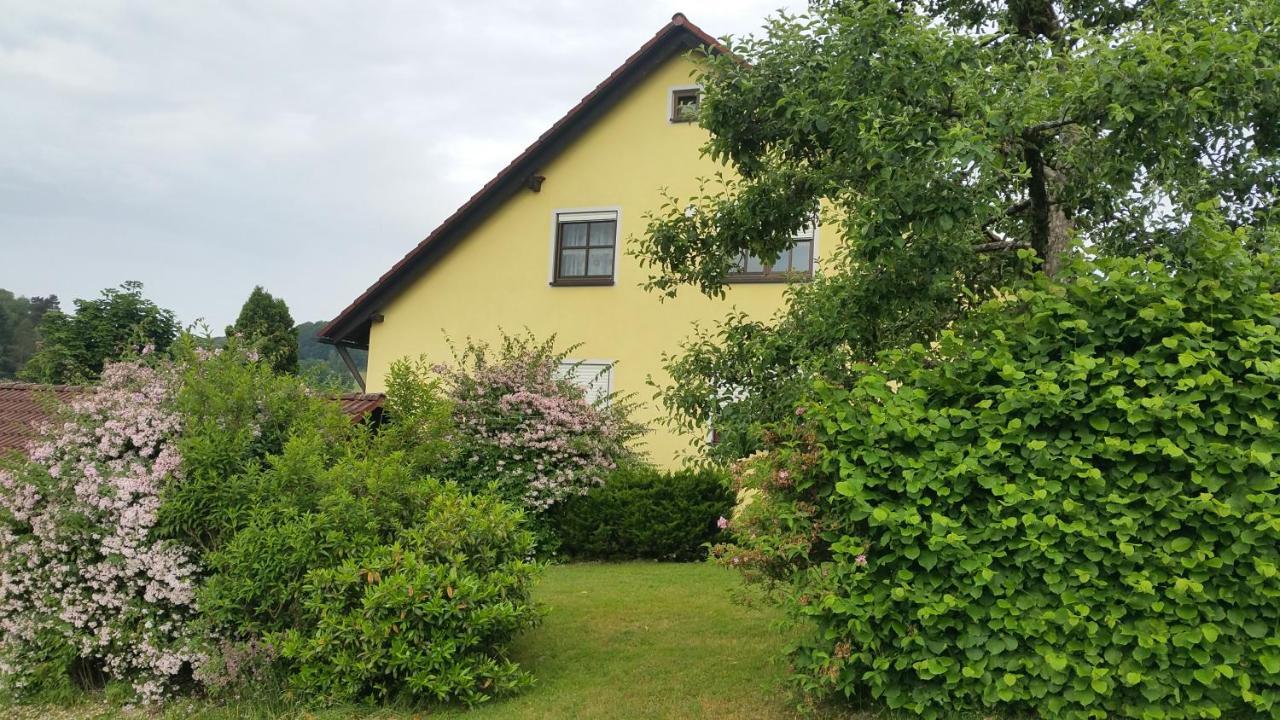 Ferienwohnung Adelhardt Eckersdorf Экстерьер фото
